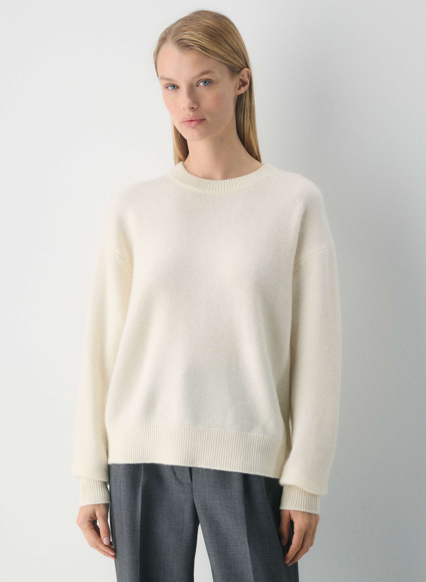 Aritzia, Essential Cashmere Relaxed Crew Sweater in Whisper White