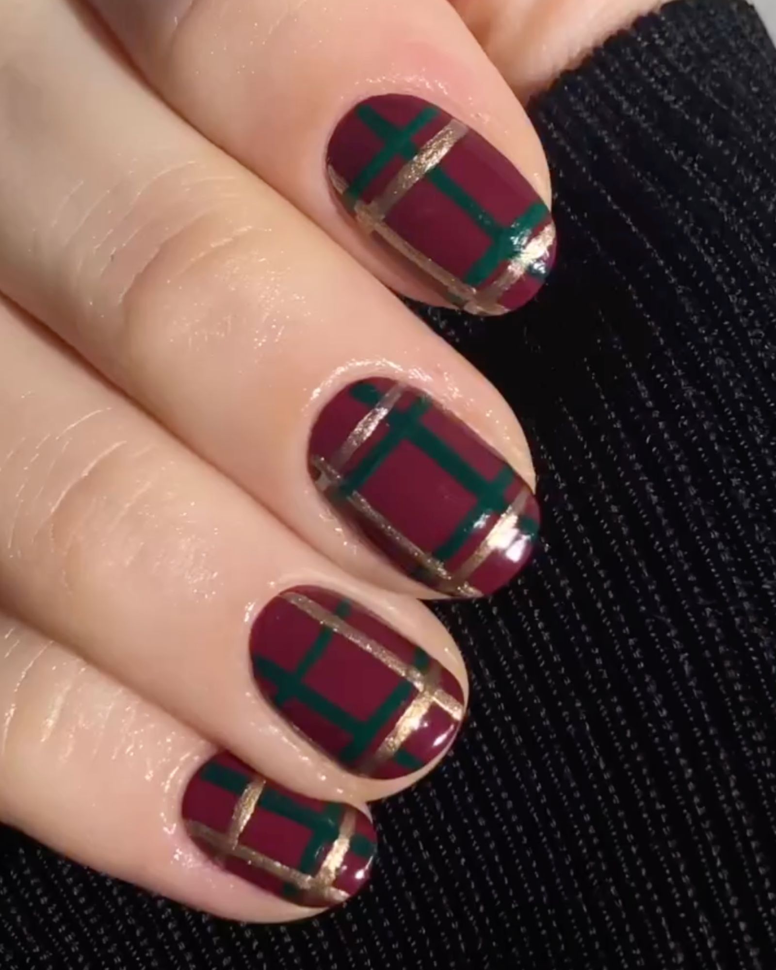 Checkered Nails @pink_oblivion