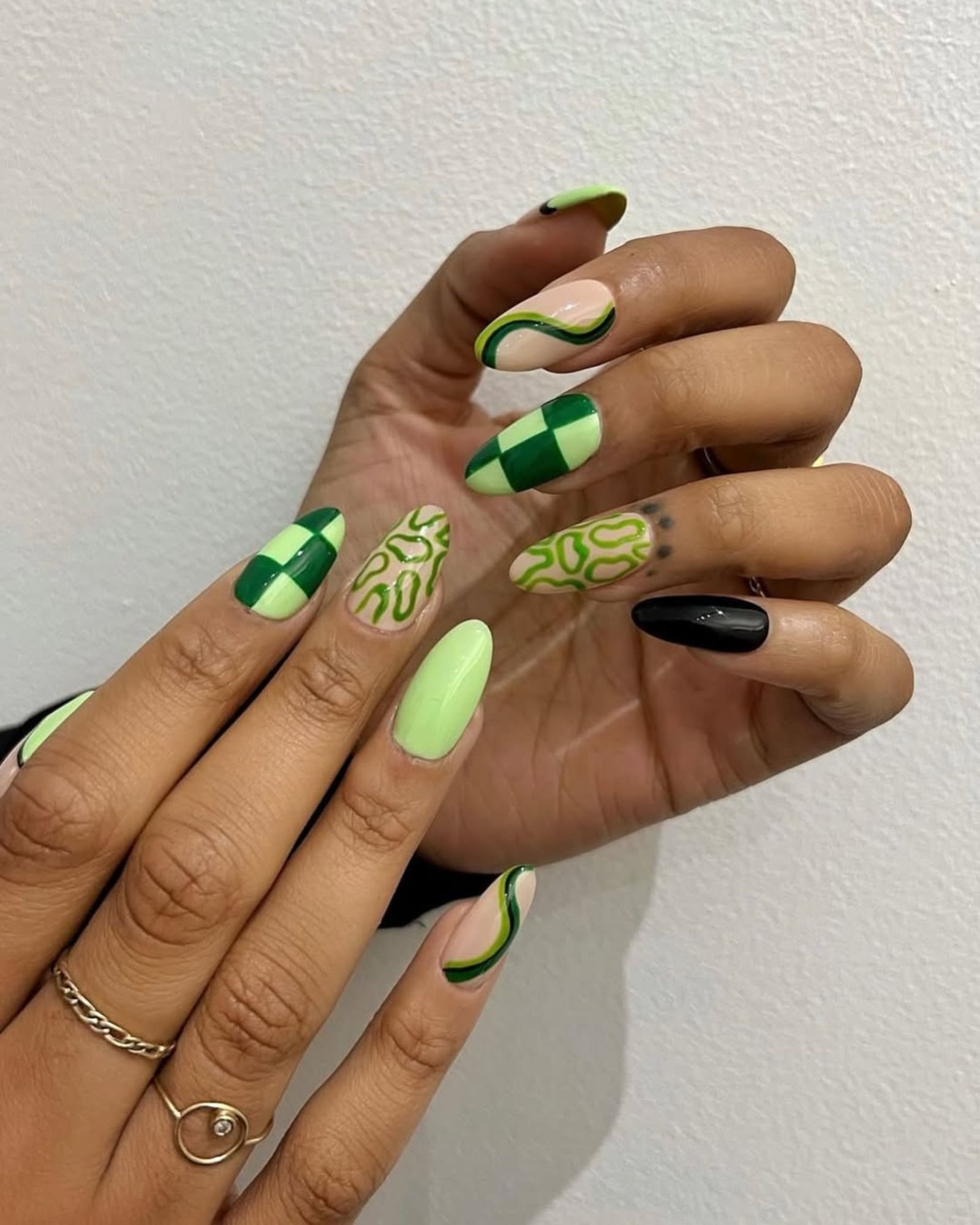 Checkered Nails @nailartbyqueenie