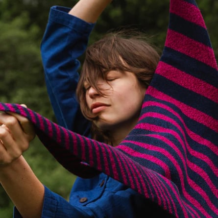 Gather & See Cotswold Knit Notgrove Neckerchief – Raspberry